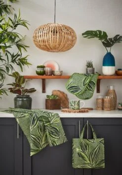 Ulster Weavers Geo Leaves Lange Pannenlap Groen -Keukengerei Winkel geo leaves main 1 1