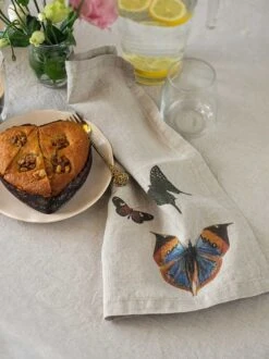 Oldenhof Flying Butterflies Servet 45 X 45 Cm Linnen 6 Stuks -Keukengerei Winkel linoroom napkins butterflies vertical lr 3