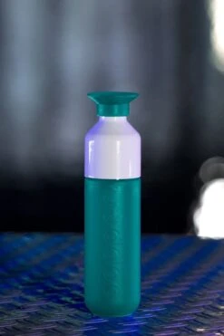 Dopper Waterfles 450 Ml Kunststof Tidal Teal -Keukengerei Winkel mood photography for pdp 800x1200 0002 3742 20210204 tidal teal 002